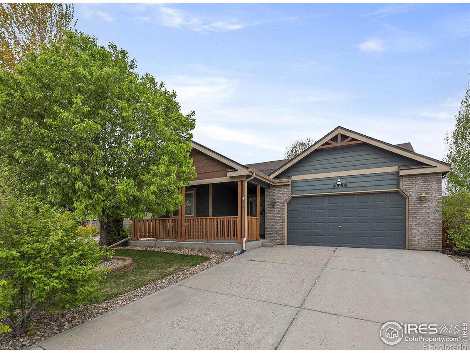 4559  Cole Drive, loveland MLS: 4567891009001 Beds: 3 Baths: 2 Price: $489,900