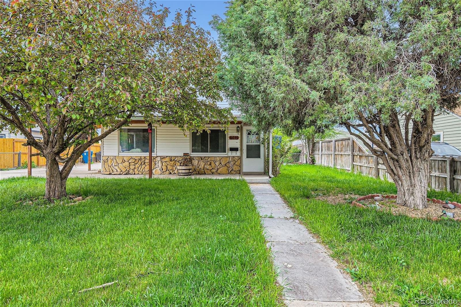 6015  Grape Drive, commerce city MLS: 9389165 Beds: 2 Baths: 1 Price: $325,000