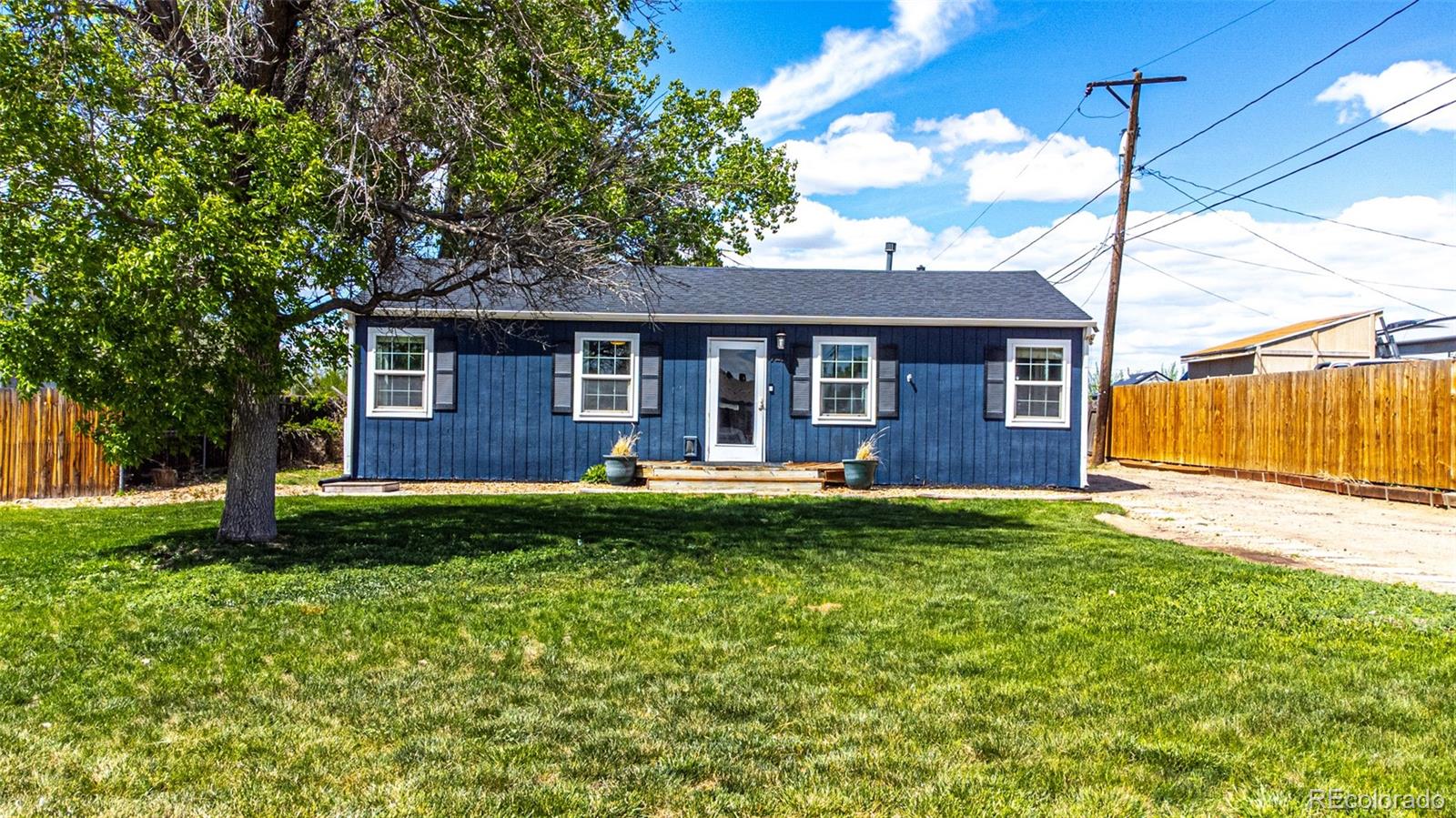 7231 E 66th Place, commerce city MLS: 6615153 Beds: 3 Baths: 2 Price: $400,000