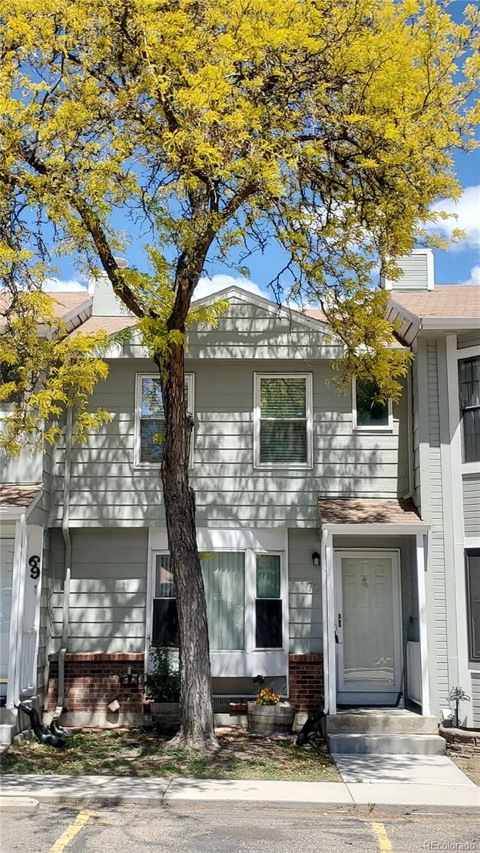 8160  Washington Street, denver MLS: 3399580 Beds: 2 Baths: 2 Price: $270,000