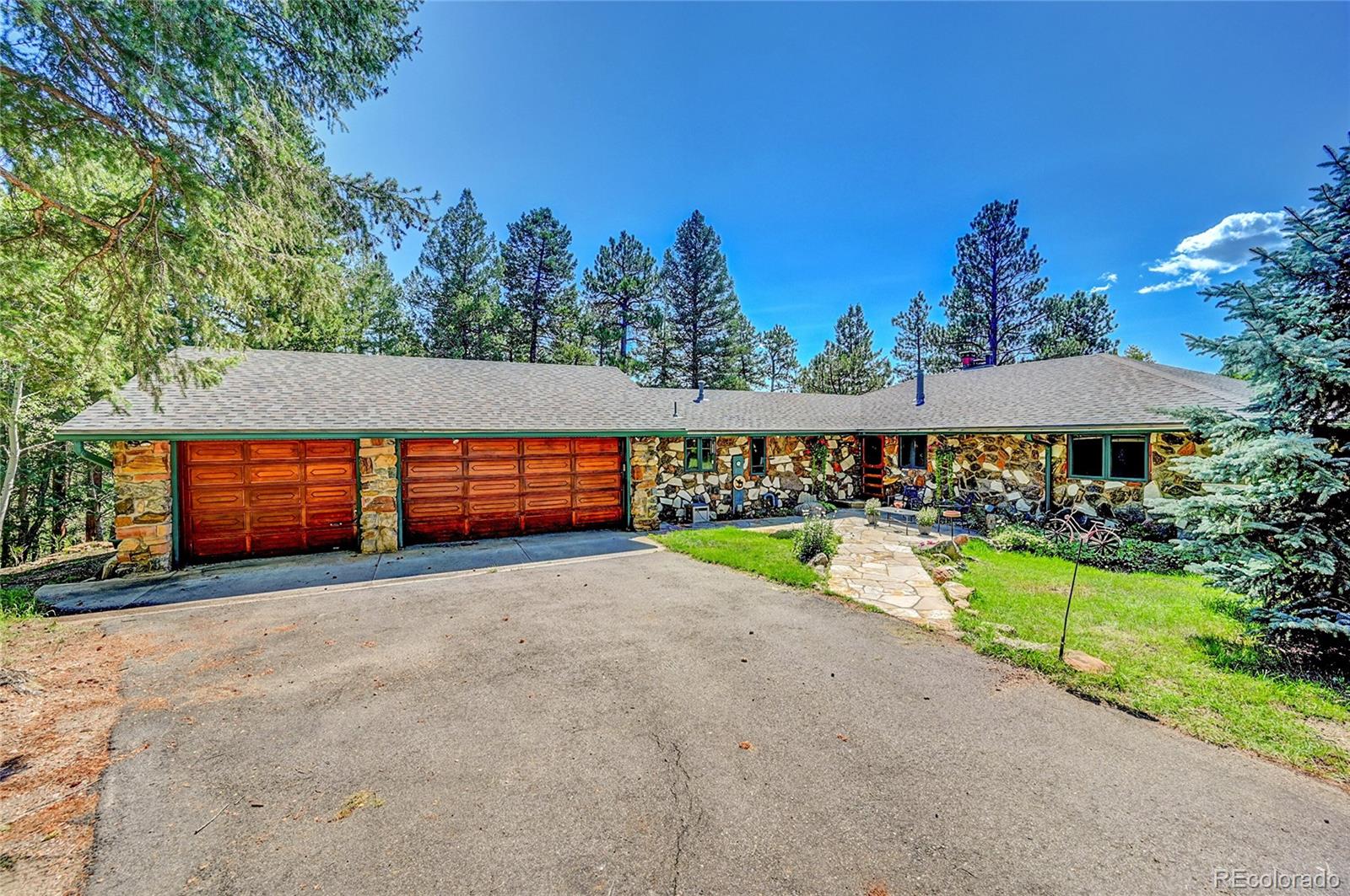 573  Cottonwood Drive, evergreen MLS: 8681378 Beds: 2 Baths: 3 Price: $875,000