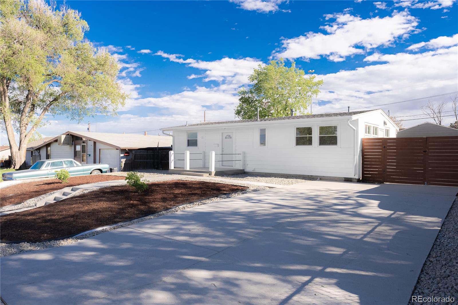 760  Bronco Road, denver MLS: 3372809 Beds: 3 Baths: 1 Price: $429,000