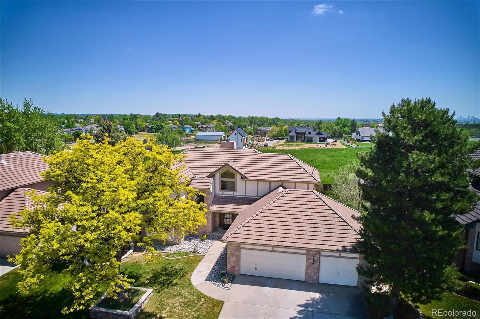 5956  Braun Way, arvada MLS: 2826436 Beds: 3 Baths: 3 Price: $950,000