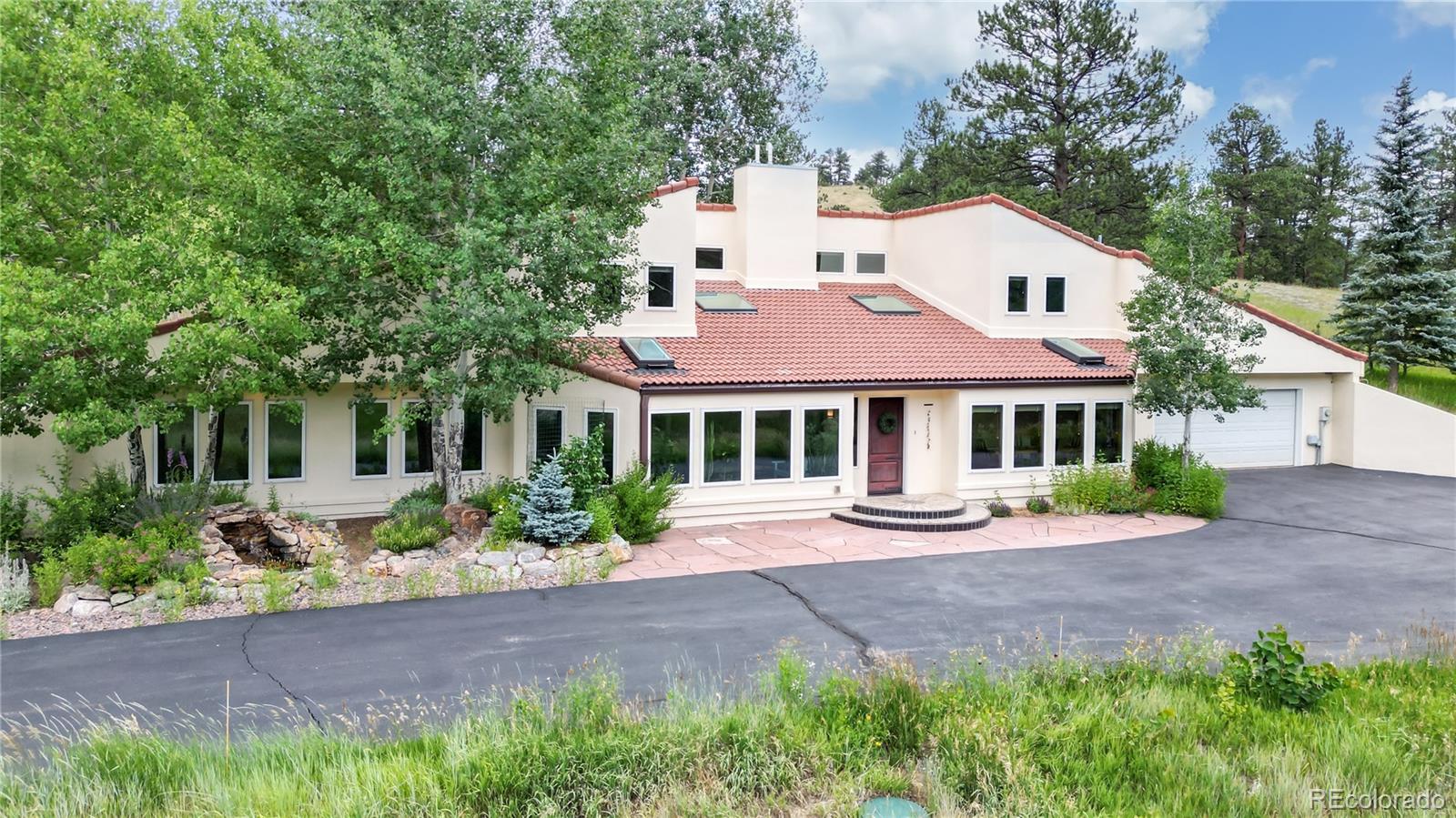 3885 myers gulch road, Kittredge sold home. Closed on 2024-08-07 for $1,350,000.