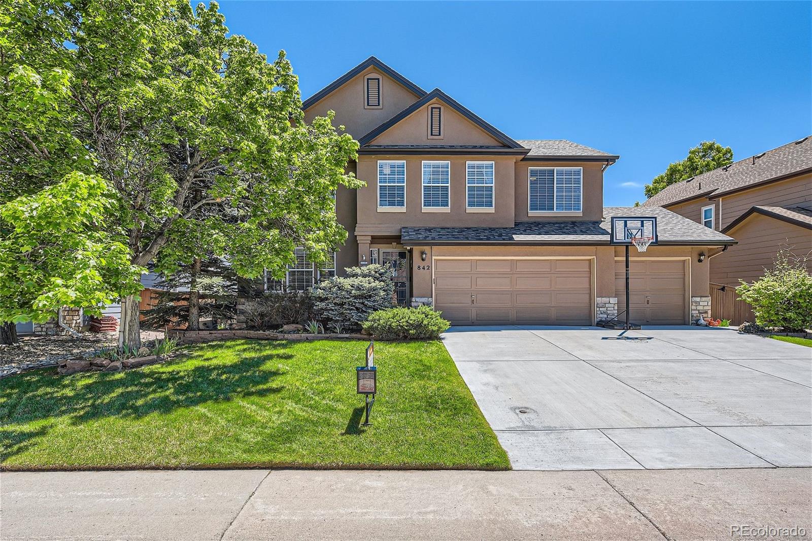 842  sparrow hawk drive, Highlands Ranch sold home. Closed on 2024-09-27 for $805,000.