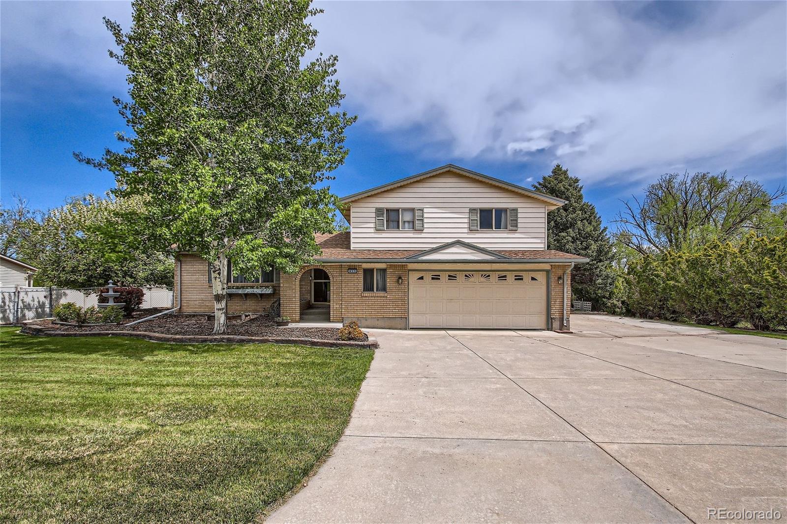 905  Claire Lane, northglenn MLS: 7063336 Beds: 4 Baths: 3 Price: $597,000