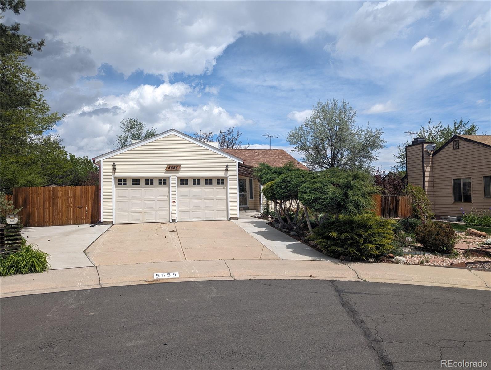 5555 w 75th drive, Arvada sold home. Closed on 2024-08-02 for $525,000.