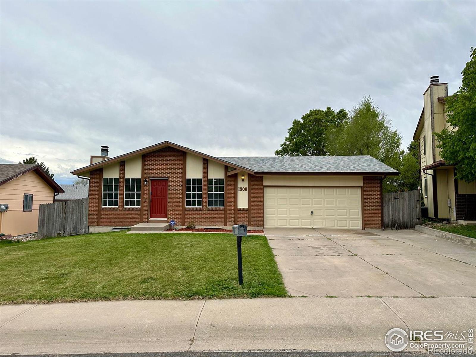 1308  29th Street, greeley MLS: 4567891009577 Beds: 4 Baths: 3 Price: $400,000