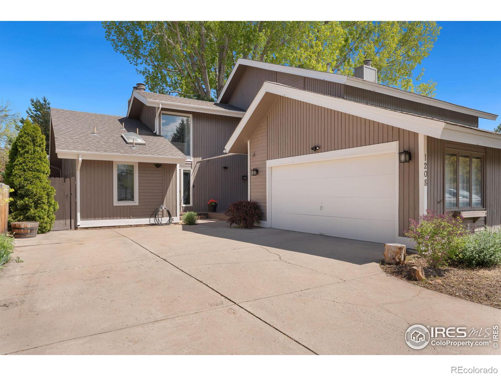 1208  Kirkwood Drive, fort collins MLS: 4567891009629 Beds: 3 Baths: 3 Price: $625,000