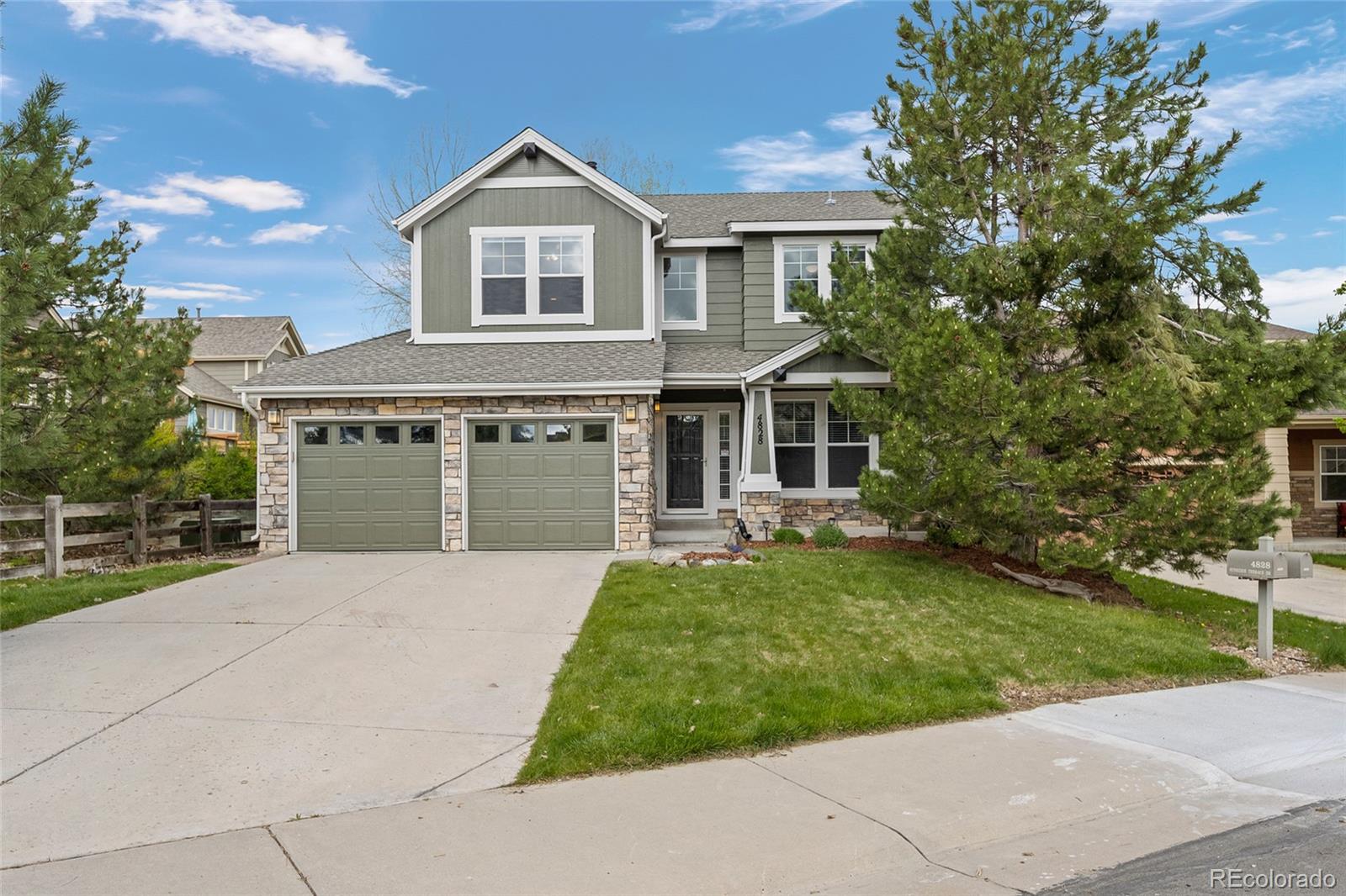 4828  Sunridge Terrace Drive, castle rock MLS: 5325350 Beds: 4 Baths: 3 Price: $650,000