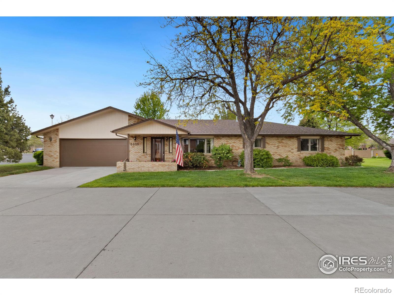 4489 W Pioneer Drive, greeley MLS: 4567891009724 Beds: 2 Baths: 3 Price: $390,000