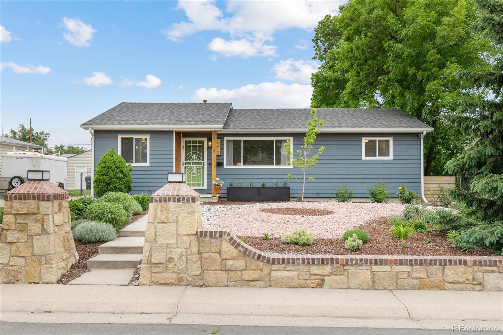 1210 s perry street, Denver sold home. Closed on 2024-06-26 for $512,500.