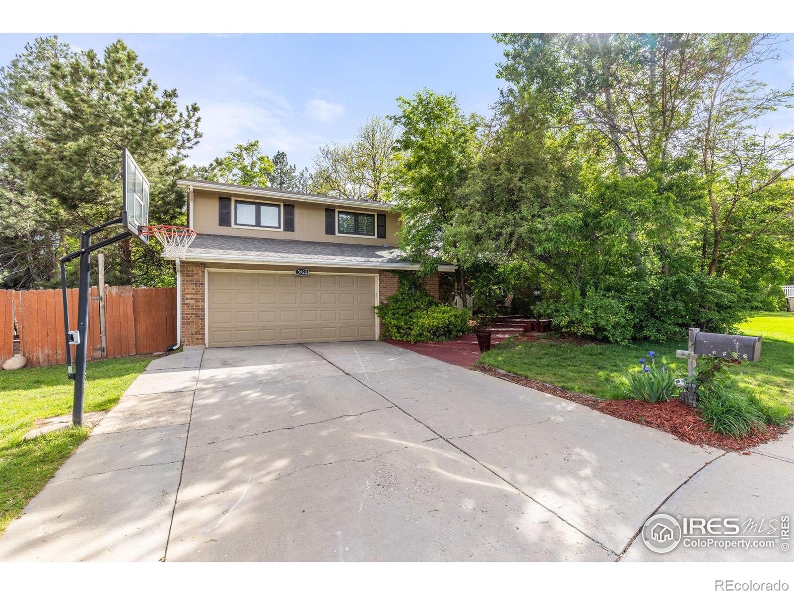 3922 W 21st St Rd, greeley MLS: 4567891009826 Beds: 5 Baths: 3 Price: $459,900