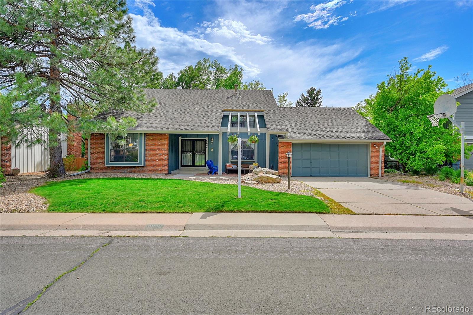 8686 E Phillips Avenue, centennial MLS: 3143076 Beds: 5 Baths: 4 Price: $1,150,000