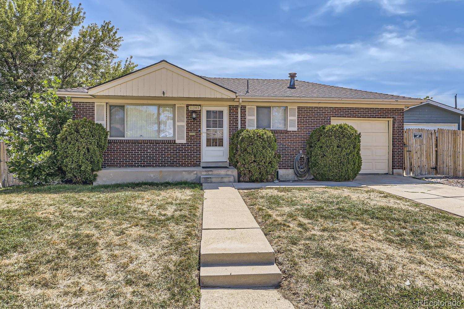 11343  Corona Drive, northglenn MLS: 3720454 Beds: 4 Baths: 2 Price: $450,000