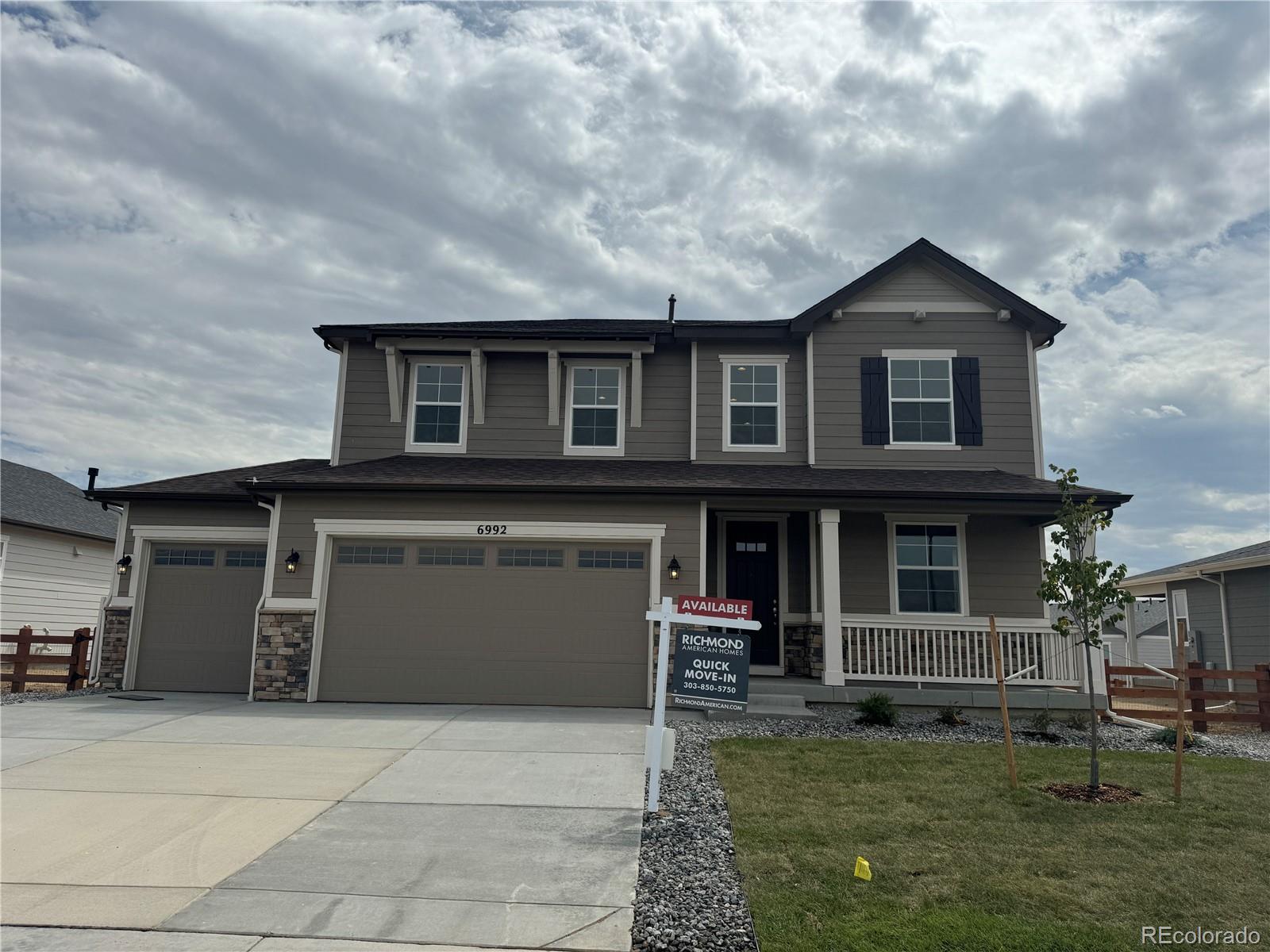 6992 E 126th Avenue, thornton MLS: 2602875 Beds: 5 Baths: 4 Price: $739,950