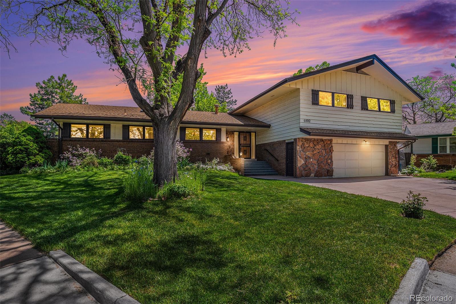 4892 E Fremont Circle, centennial MLS: 2751598 Beds: 5 Baths: 4 Price: $900,000