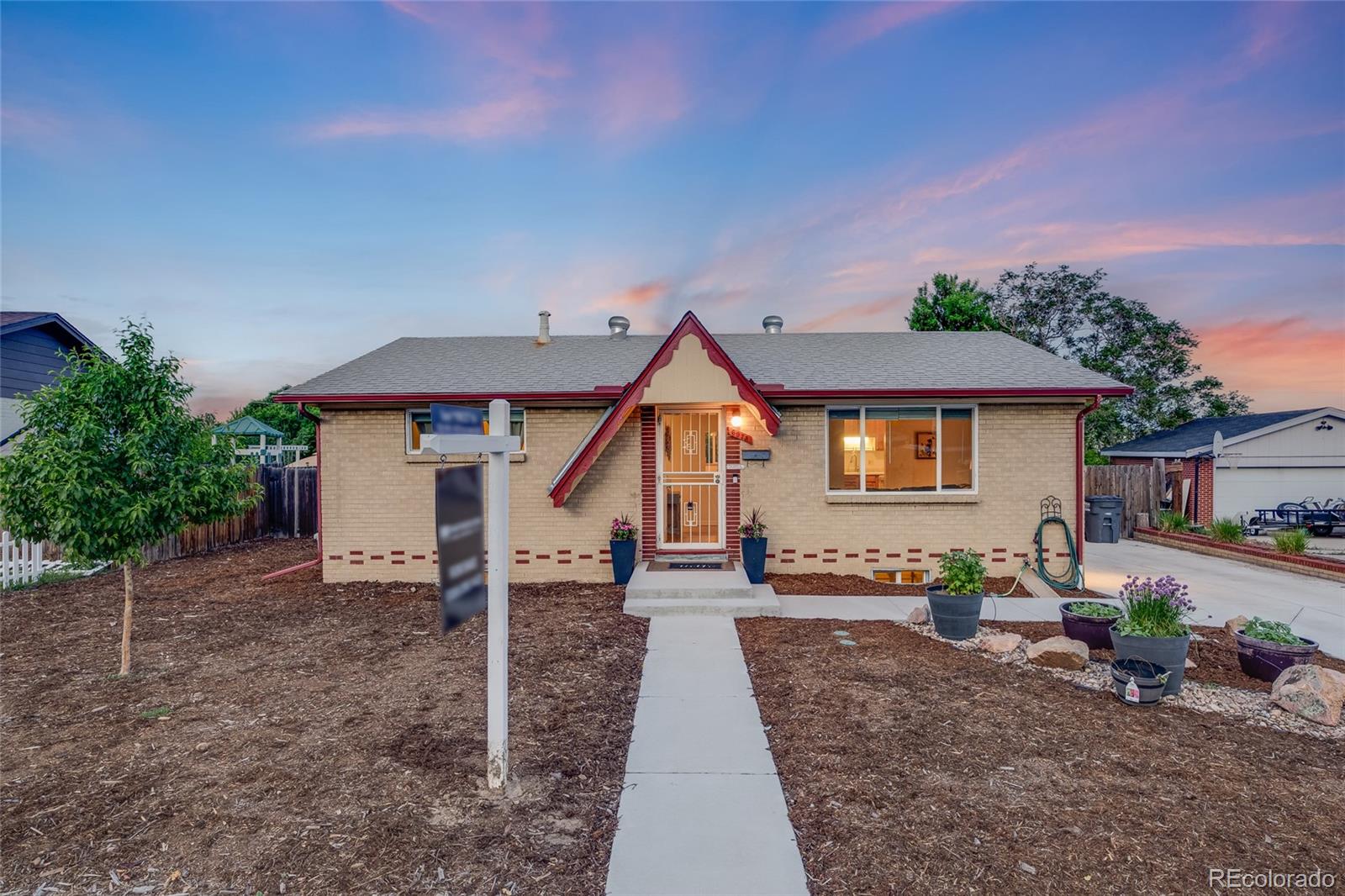 6978  Kidder Drive, denver MLS: 2505733 Beds: 4 Baths: 2 Price: $465,000