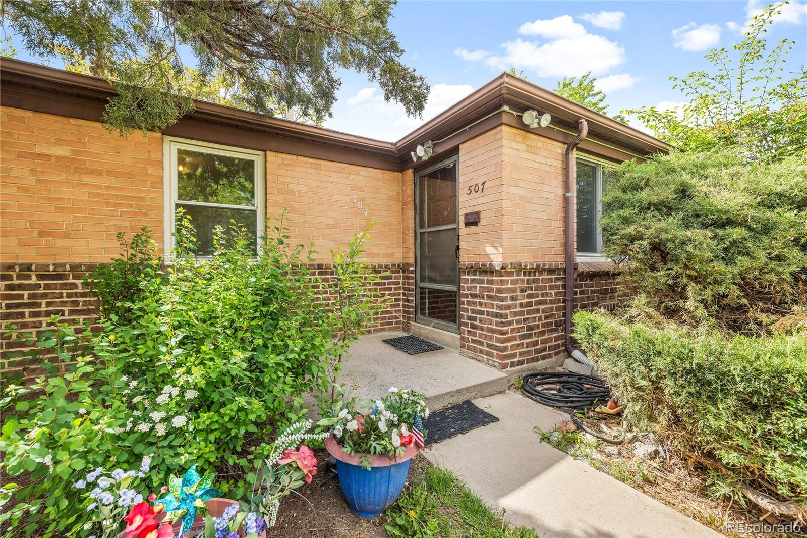 507 N Quebec Street, denver MLS: 7228910 Beds: 2 Baths: 1 Price: $439,000