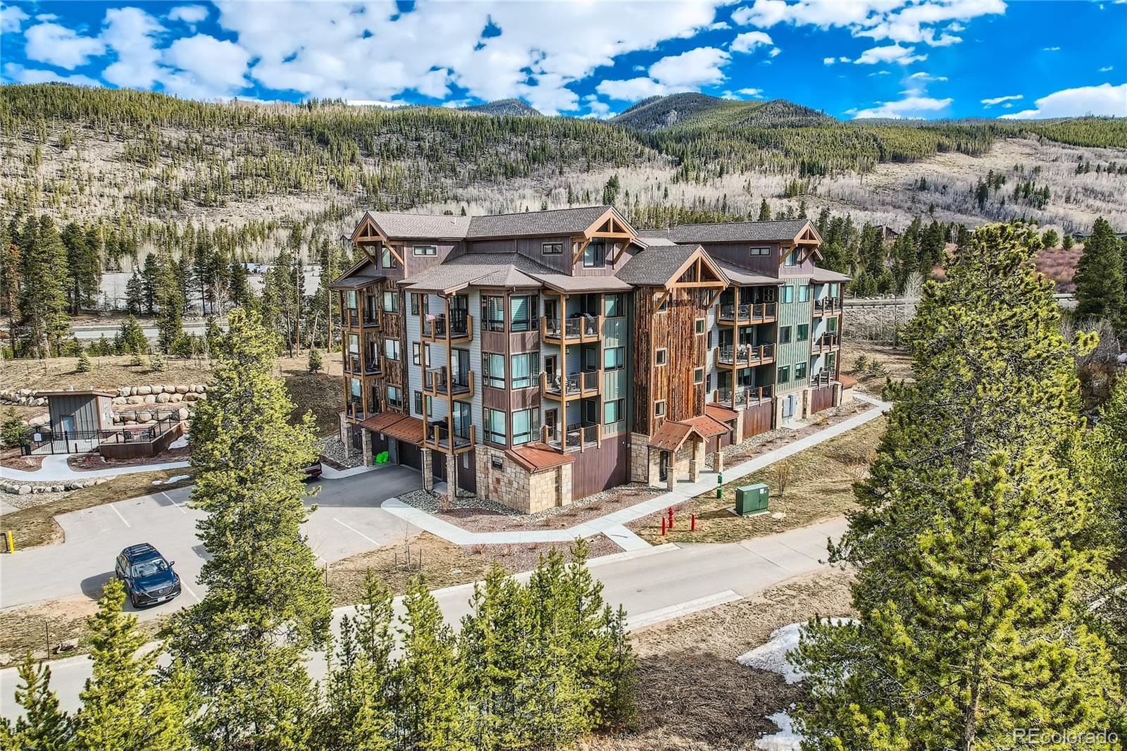 111  Clearwater Way 302, Keystone  MLS: 8570856 Beds: 2 Baths: 2 Price: $1,025,000