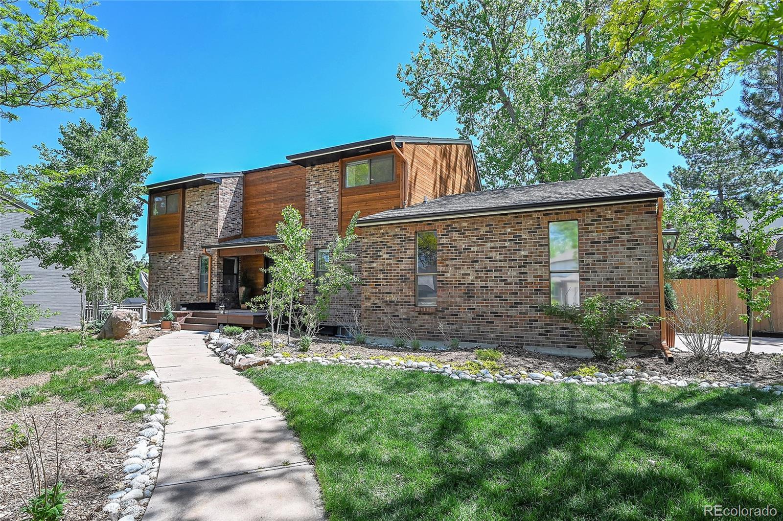 7854 s harrison circle, Centennial sold home. Closed on 2024-11-08 for $750,000.