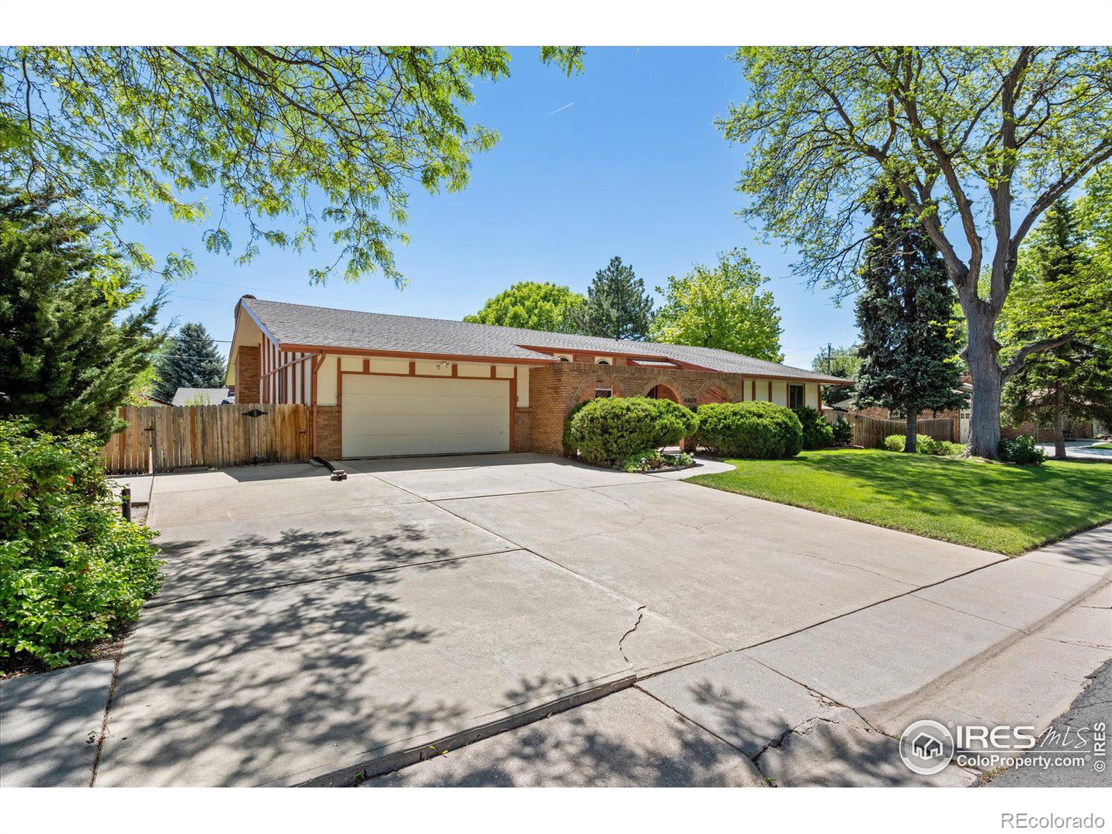 1176  Ash Street, broomfield MLS: 4567891010417 Beds: 4 Baths: 3 Price: $699,900