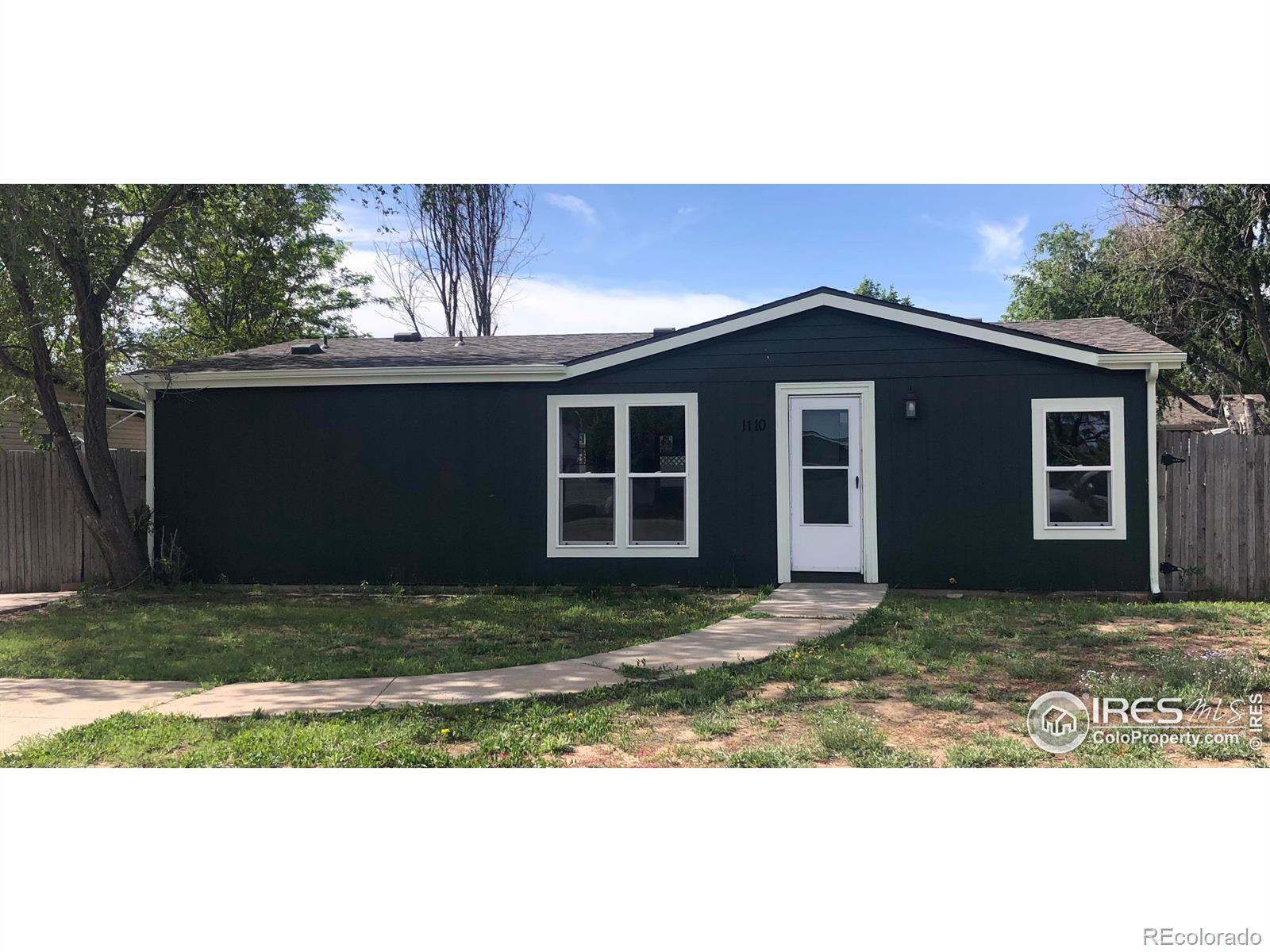 1110  Stage Drive, fort lupton MLS: 4567891010458 Beds: 3 Baths: 2 Price: $350,000