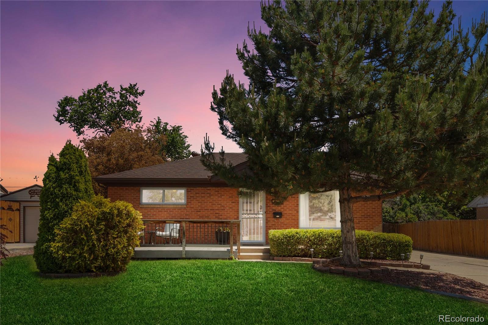 7120  Avrum Drive, denver MLS: 9625282 Beds: 3 Baths: 2 Price: $500,000