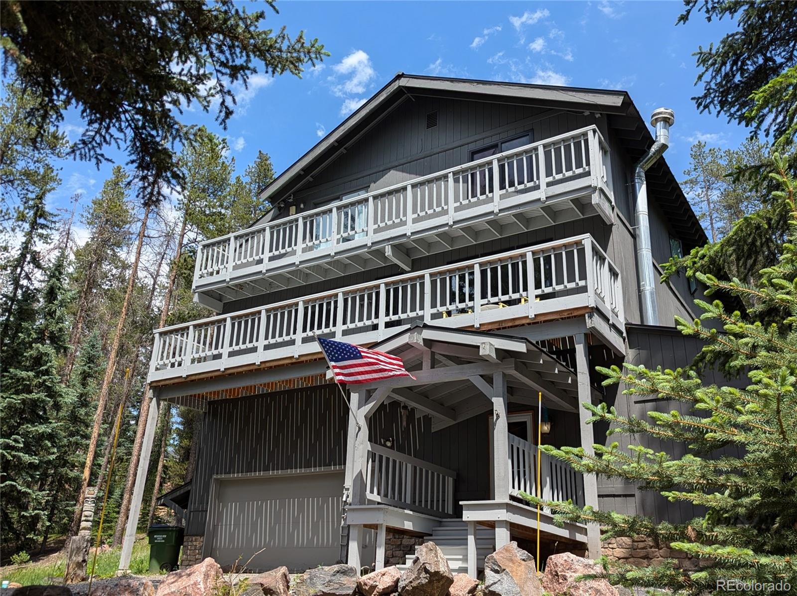 8222 s brook forest road, Evergreen sold home. Closed on 2024-10-24 for $850,000.