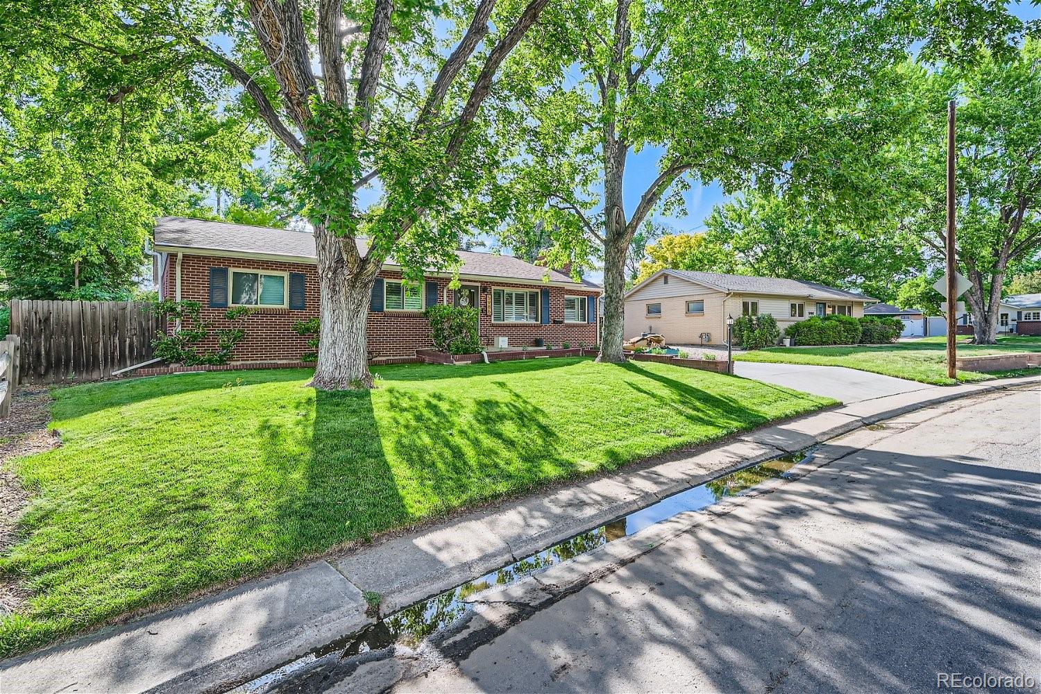 5986  Brooks Drive, arvada MLS: 3428920 Beds: 5 Baths: 3 Price: $815,000