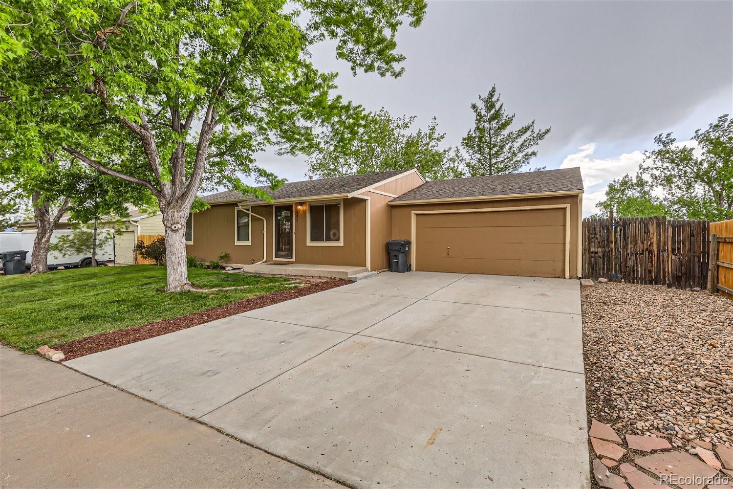 985  Pleasant View Street, castle rock MLS: 4970497 Beds: 4 Baths: 3 Price: $509,000