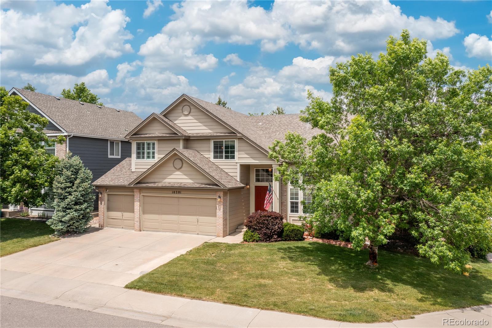 10201  Royal Eagle Lane, highlands ranch MLS: 7465949 Beds: 5 Baths: 4 Price: $695,000