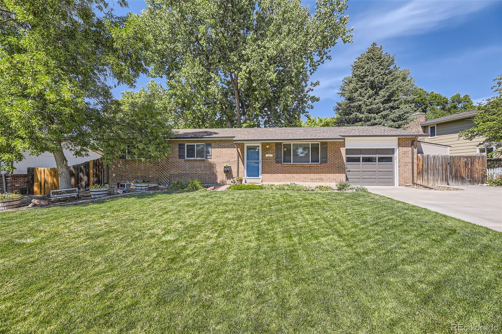 7685 S Harlan Street, littleton MLS: 4276583 Beds: 4 Baths: 3 Price: $599,900