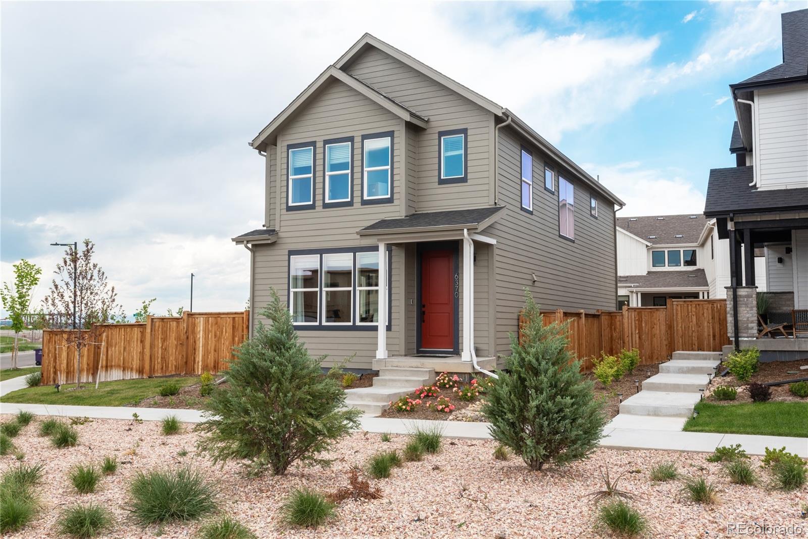 6370 N Galena Way, denver MLS: 4565374 Beds: 3 Baths: 4 Price: $729,900