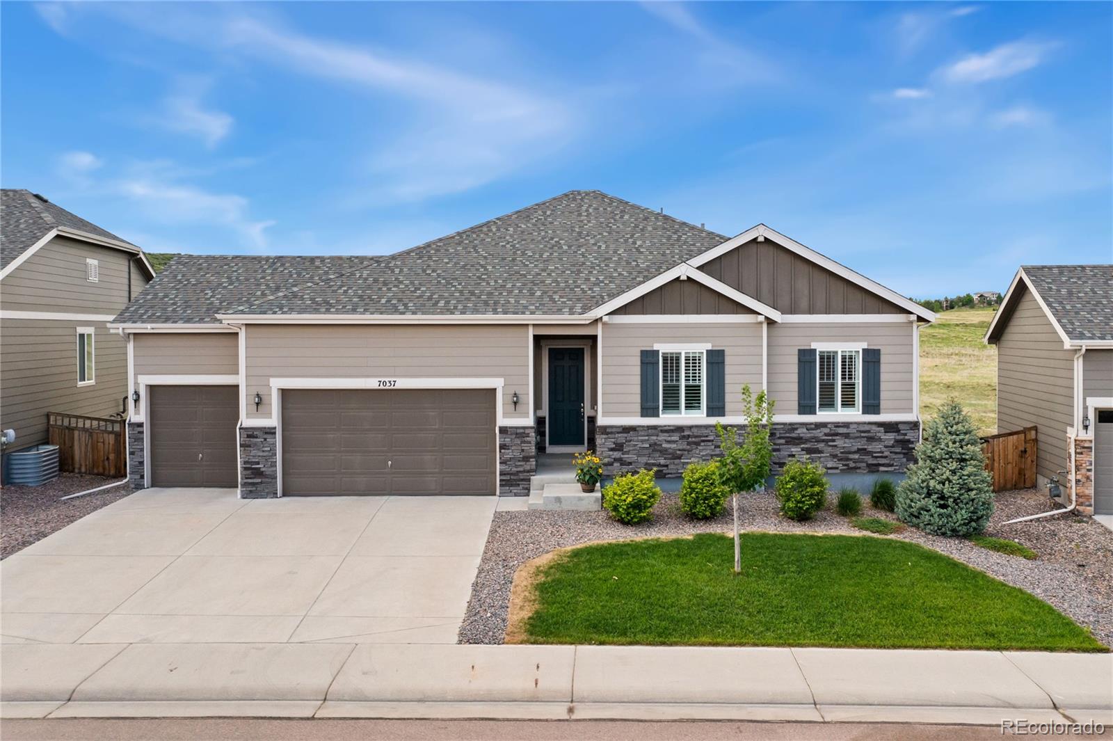 7037  Greenwater Circle, castle rock MLS: 8883819 Beds: 4 Baths: 3 Price: $880,000