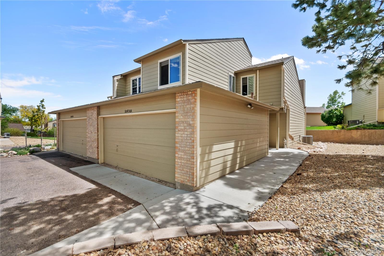 10430 W Fair Avenue A, Littleton  MLS: 4175168 Beds: 3 Baths: 3 Price: $435,000