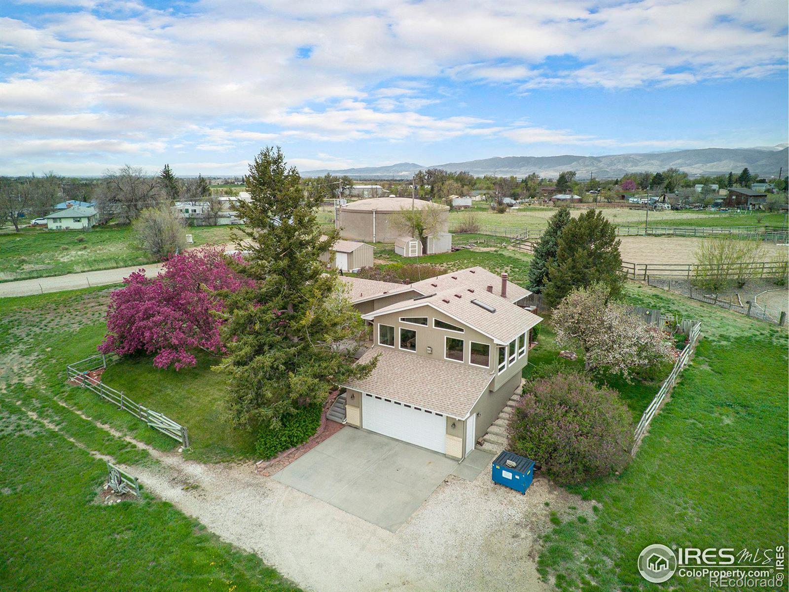 405  Bradley Drive, fort collins MLS: 4567891010881 Beds: 3 Baths: 3 Price: $795,000