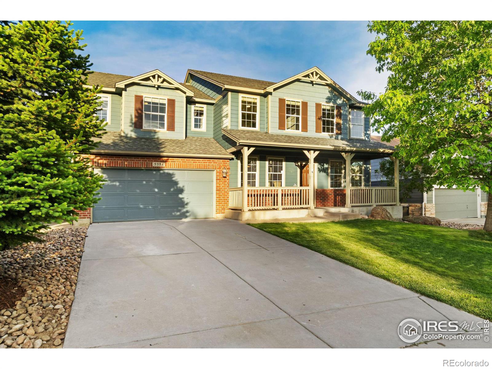 5394  Oak Court, arvada MLS: 4567891010939 Beds: 4 Baths: 3 Price: $898,000