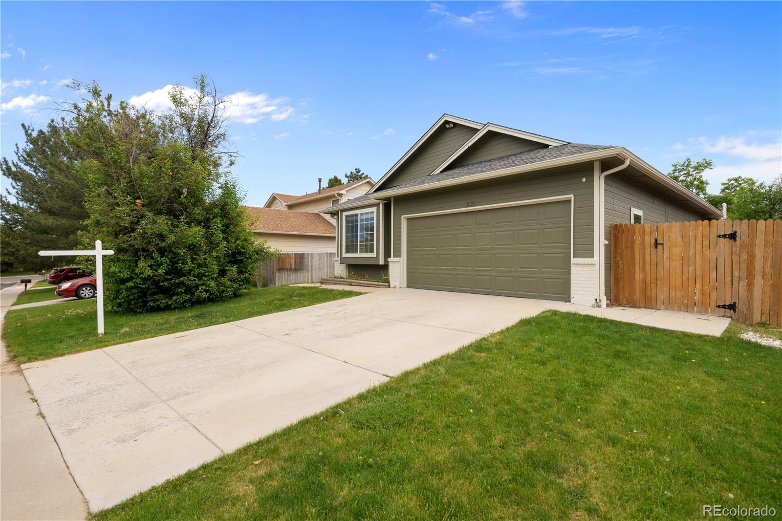 330 N Holcomb Street, castle rock MLS: 6827828 Beds: 3 Baths: 2 Price: $470,000