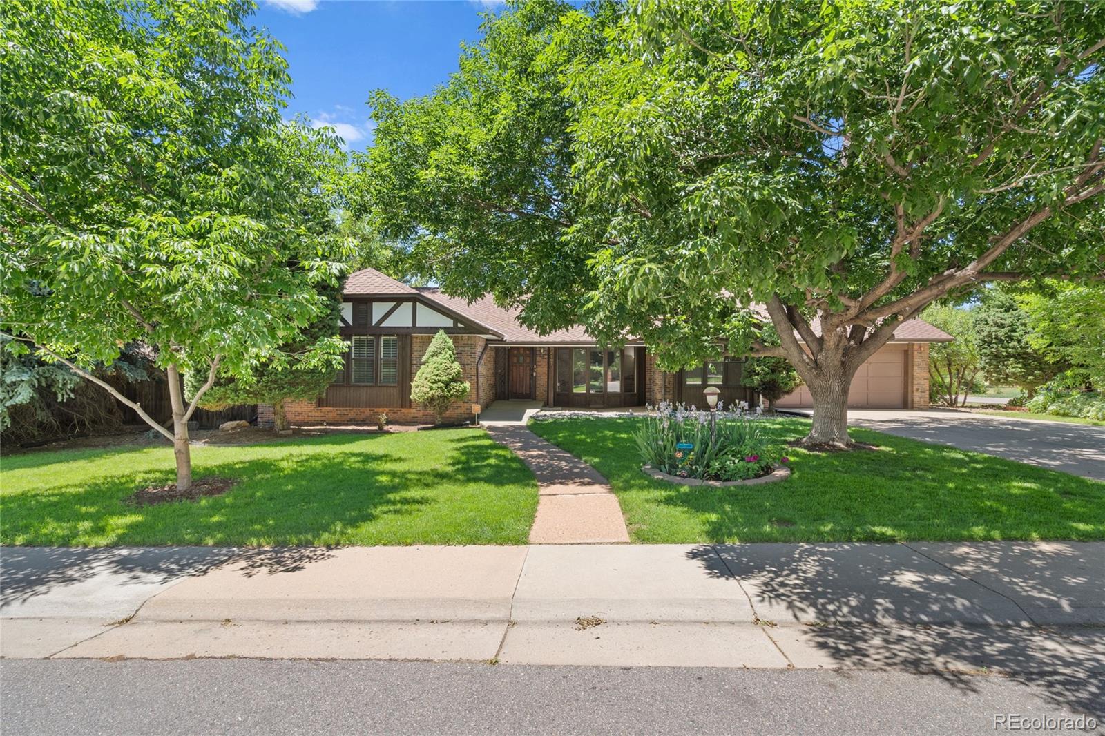 2607 S Eudora Place, denver MLS: 5533085 Beds: 7 Baths: 7 Price: $969,000