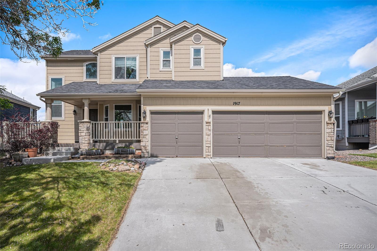 1917  Sandhurst Drive, castle rock MLS: 8621908 Beds: 4 Baths: 4 Price: $575,000