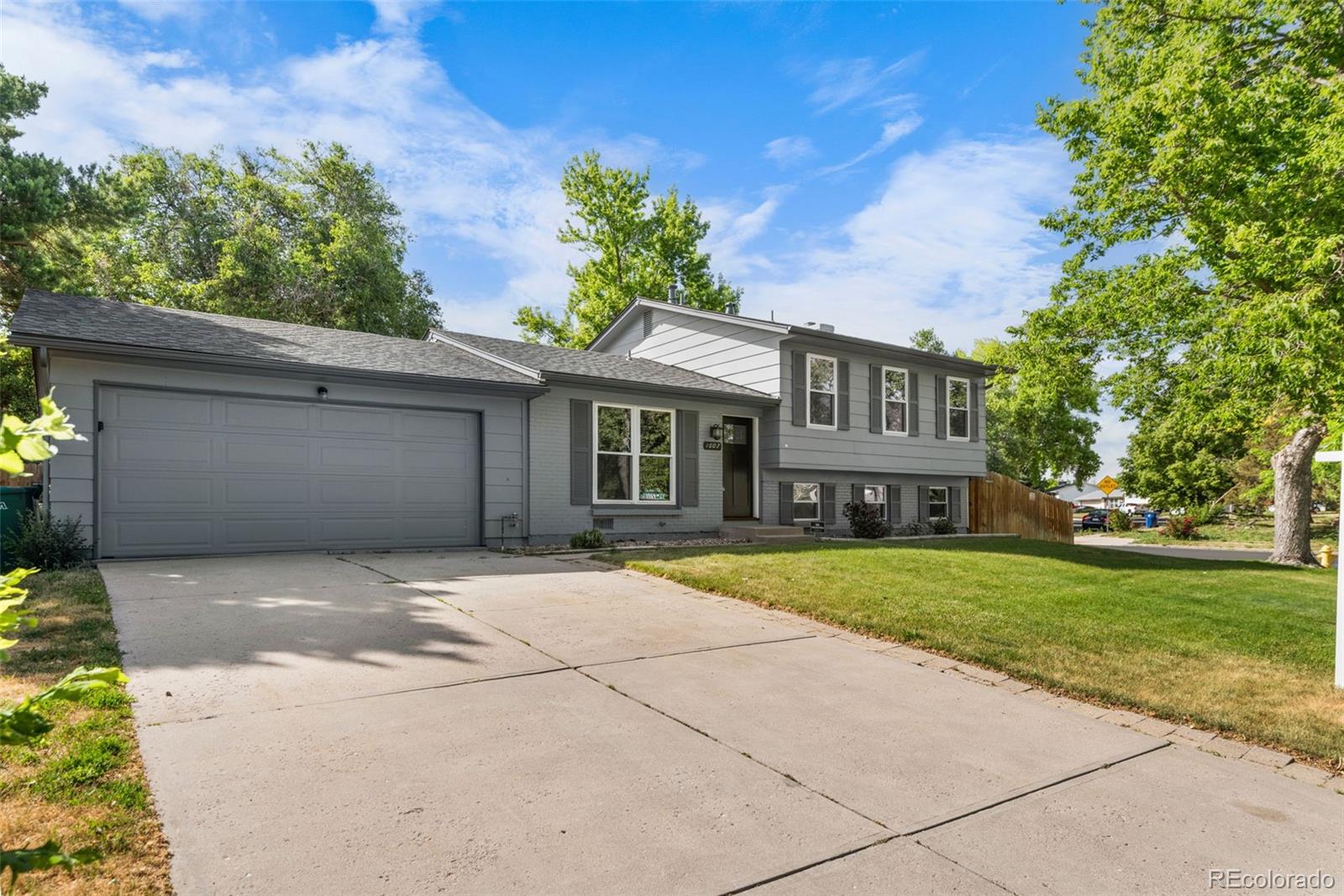 1607 S Sedalia Street, aurora MLS: 6520589 Beds: 4 Baths: 2 Price: $474,975