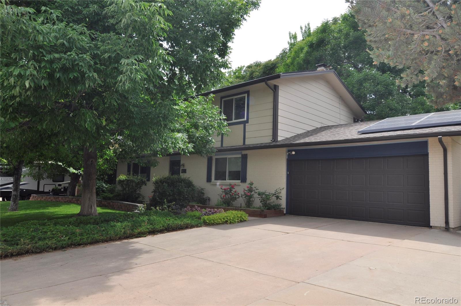 1321  Birch Street, broomfield MLS: 2030987 Beds: 4 Baths: 4 Price: $664,000