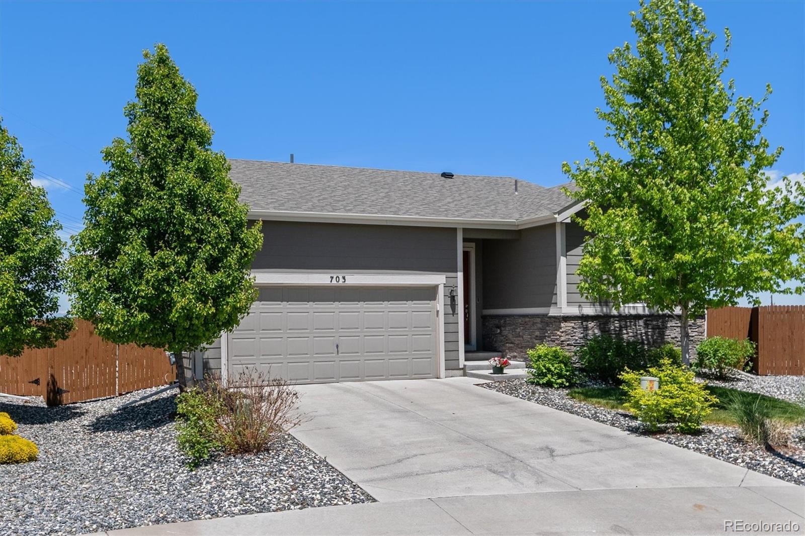 703  Pine Warbler Court, castle rock MLS: 7095383 Beds: 3 Baths: 2 Price: $541,000