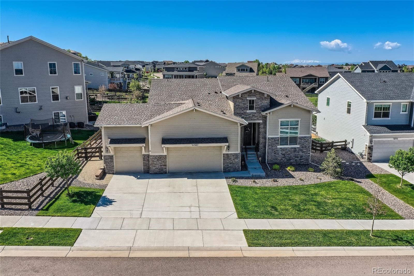 22345 E Mosey Circle, parker MLS: 9599532 Beds: 3 Baths: 3 Price: $899,900