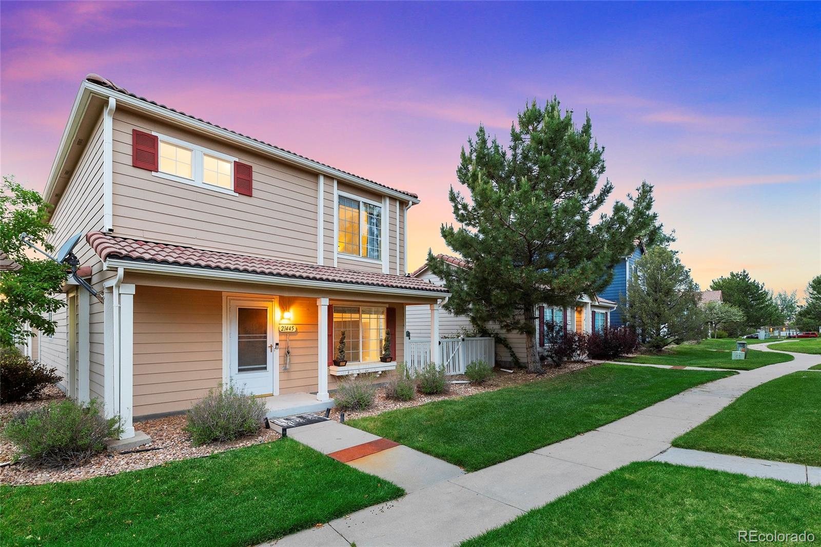 21445 E 46th Avenue, denver MLS: 4491802 Beds: 3 Baths: 2 Price: $440,000