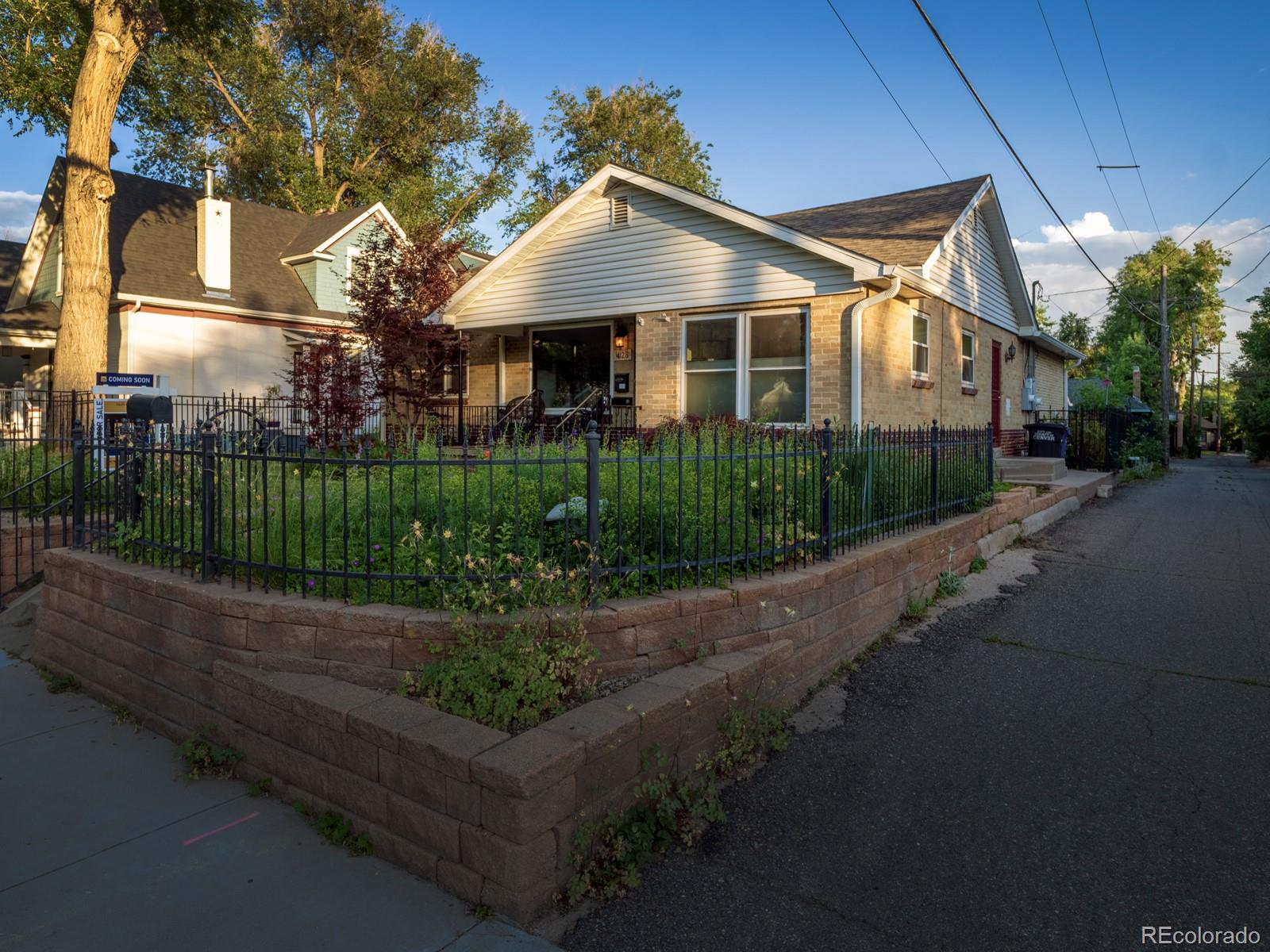 4128 E 19th Avenue, denver MLS: 1890249 Beds: 3 Baths: 3 Price: $900,000