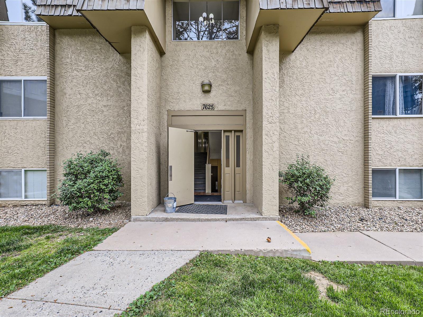 7625 E Quincy Avenue 108, Denver  MLS: 3789840 Beds: 2 Baths: 1 Price: $175,000