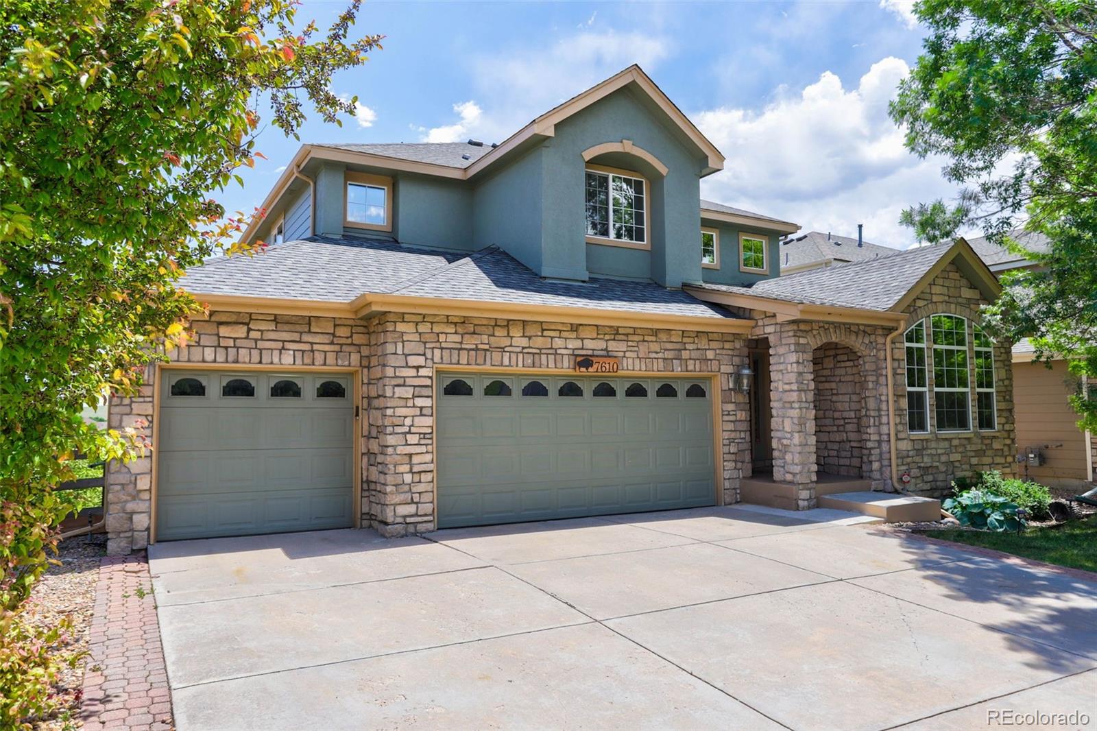 7610  Bison Court, littleton MLS: 4812243 Beds: 4 Baths: 4 Price: $550,000