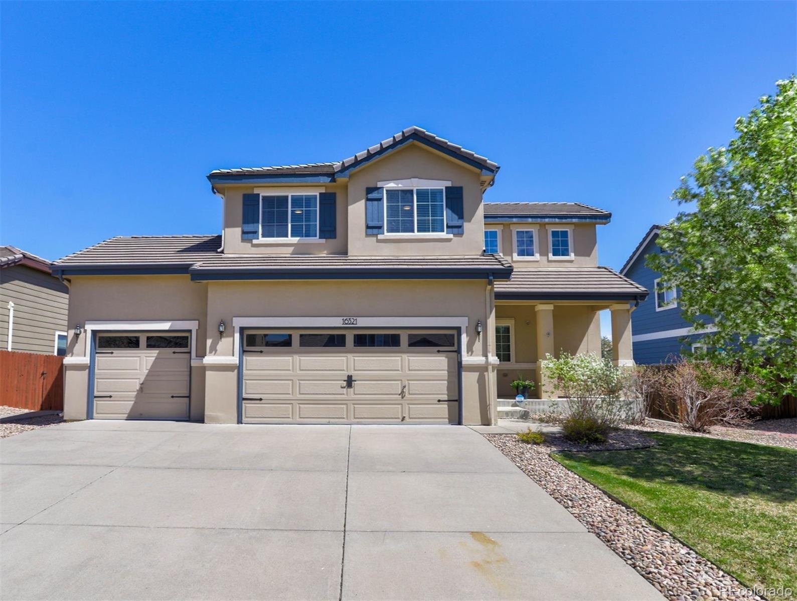 16321 E Hollow Horn Avenue, parker MLS: 7414136 Beds: 3 Baths: 4 Price: $640,000